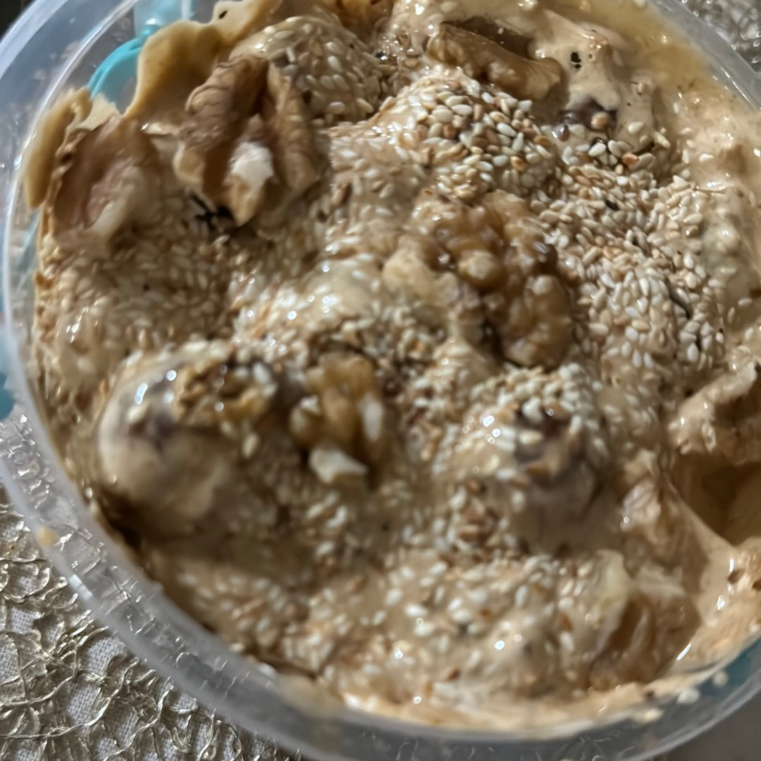 Sweet date and tahini mix